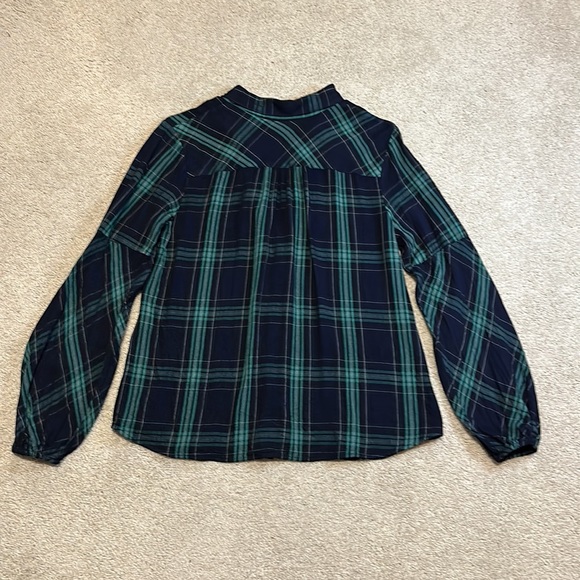 Cabi navy & green plaid long sleeve button up top M - Picture 4 of 10